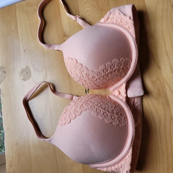 VS 32C bra bundle - Picture 7 of 9